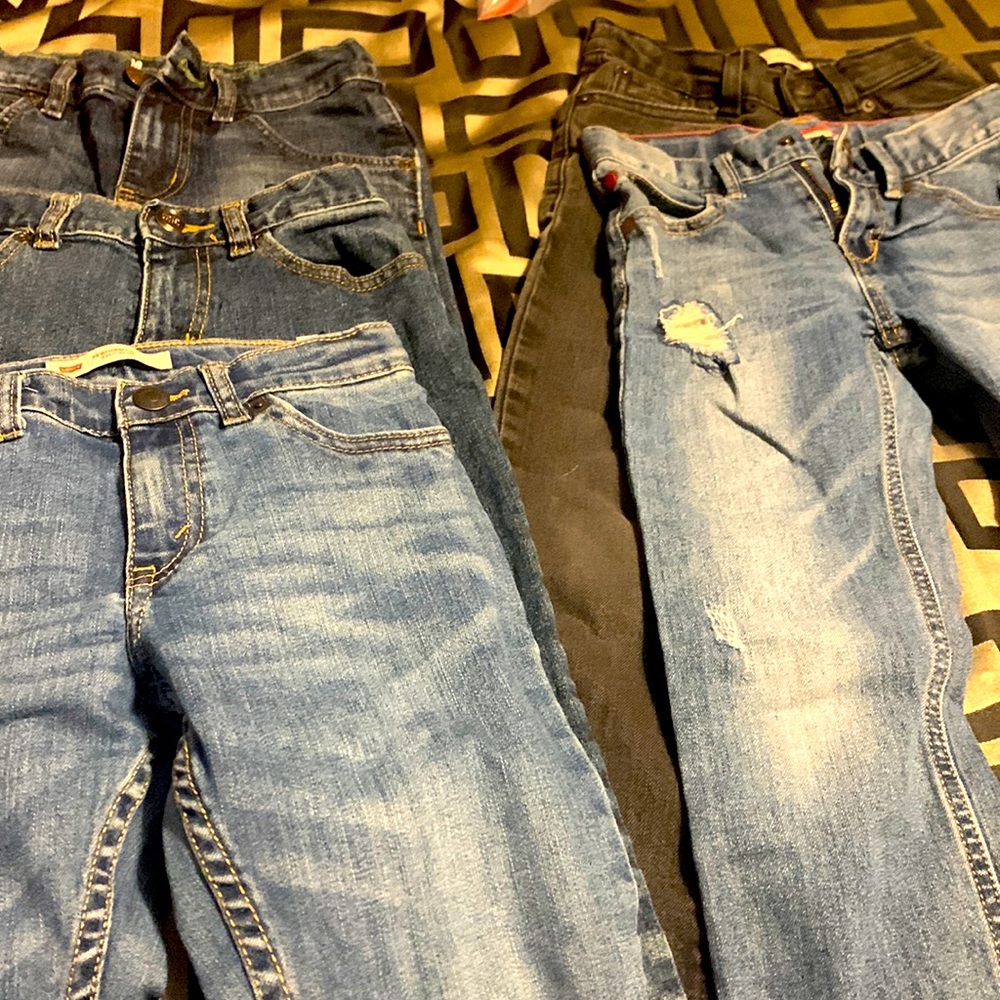 Levi’s Jeans for 6-7 years boy. It’s good condition